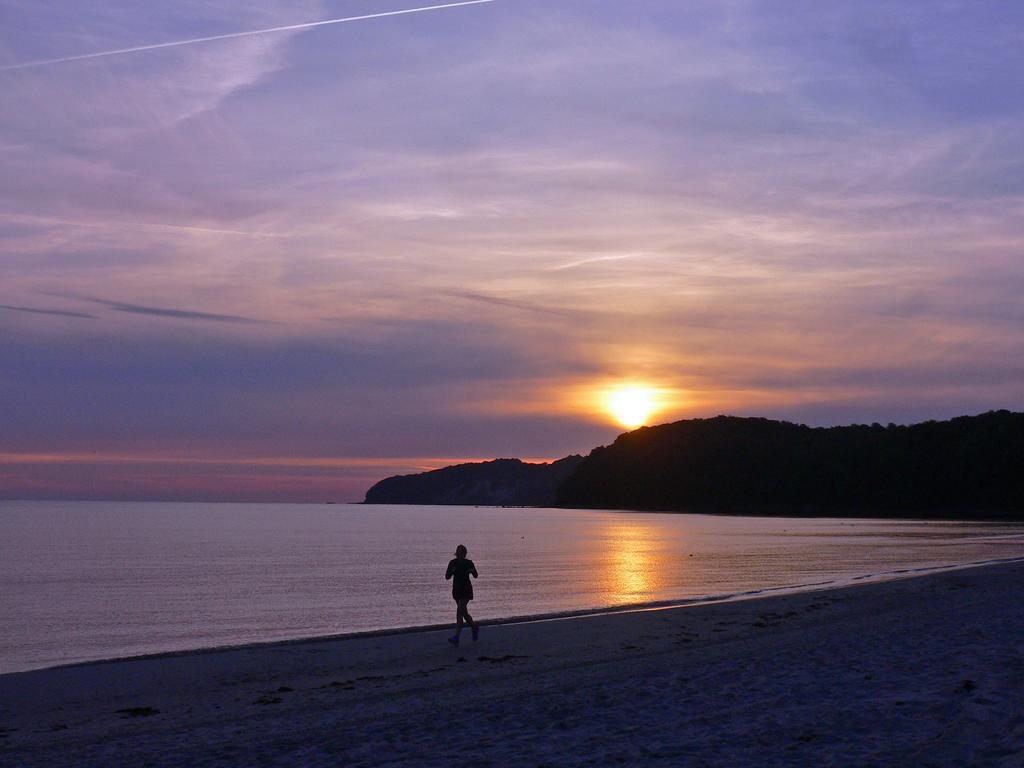 Ruhige Fewo Mit Strandkorb, Villa Stranddistel, Binz Bagian luar foto